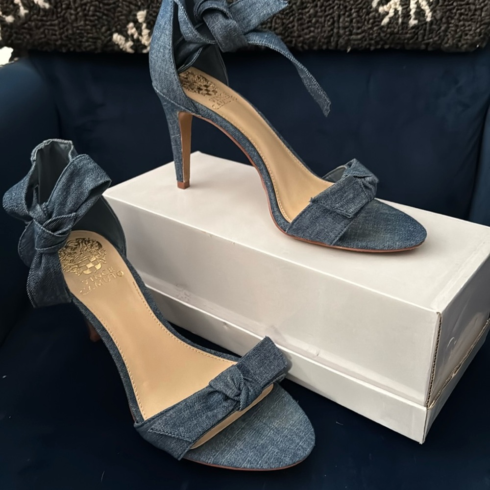 Beautiful denim heel!